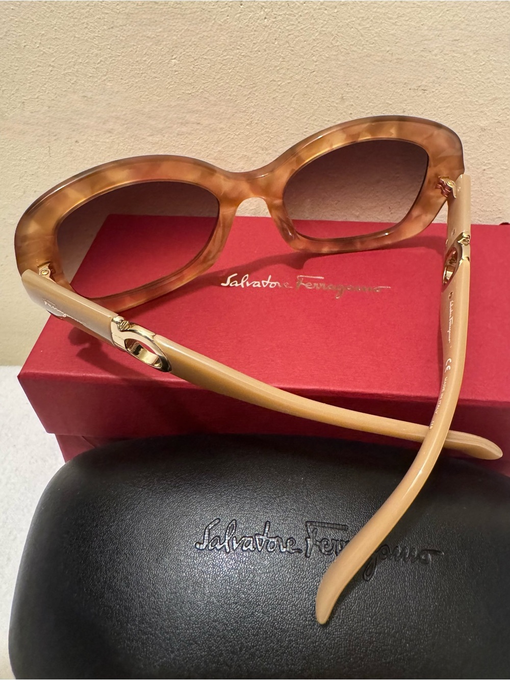 NWT Salvatore Ferragamo SF728S Rose Marble Sunglasses Full Set Made in Italy
